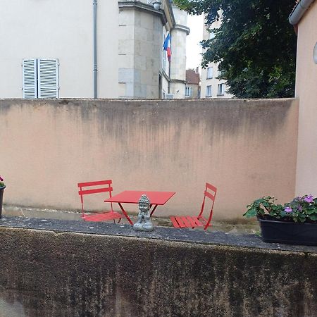 Joli Cocon En Plein Centre Ville Vichy Exterior foto
